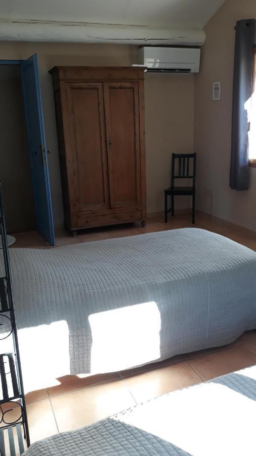 Le Mas Des Vergers Salon-de-Provence Exteriör bild