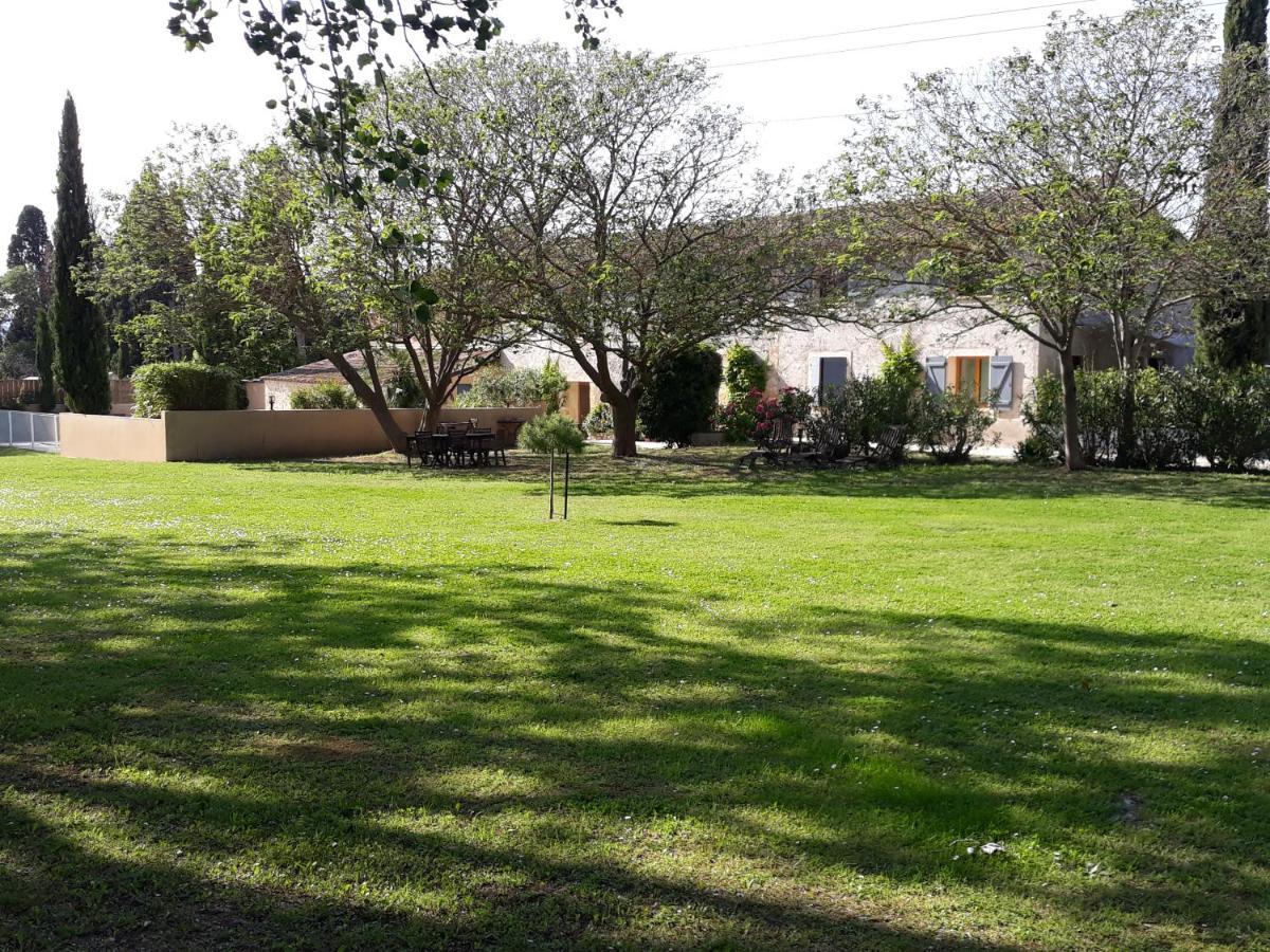 Le Mas Des Vergers Salon-de-Provence Exteriör bild