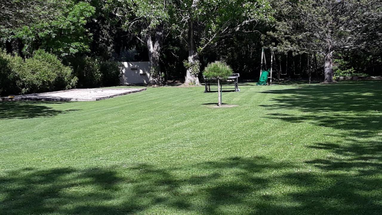 Le Mas Des Vergers Salon-de-Provence Exteriör bild