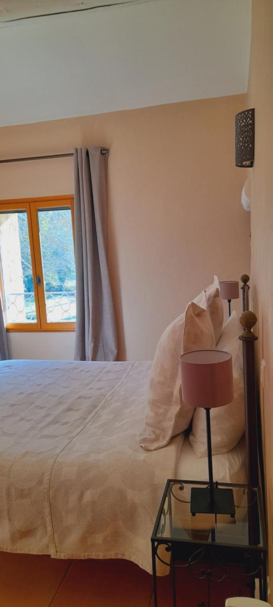 Le Mas Des Vergers Salon-de-Provence Exteriör bild