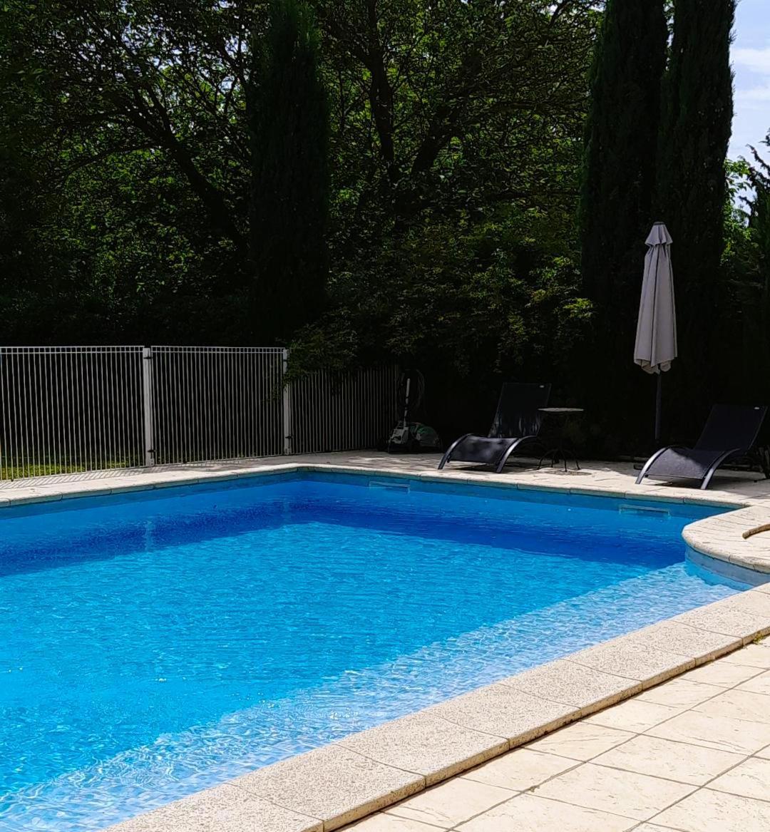 Le Mas Des Vergers Salon-de-Provence Exteriör bild